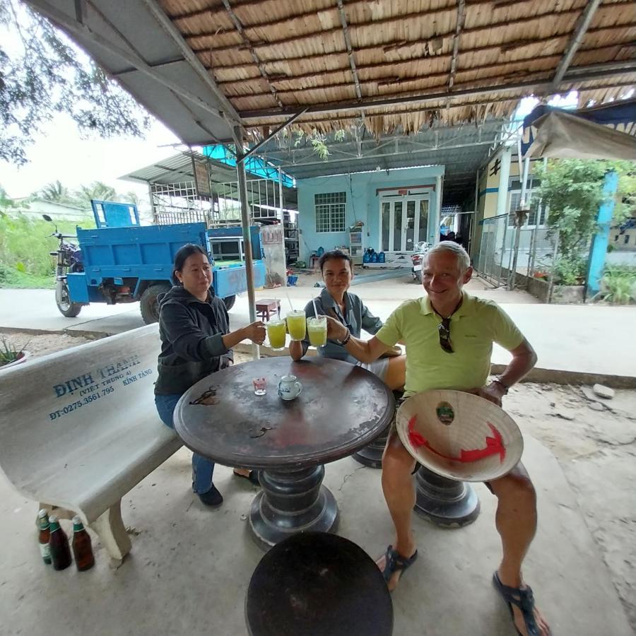 Bentrestay Giong Tu Dien Luaran gambar